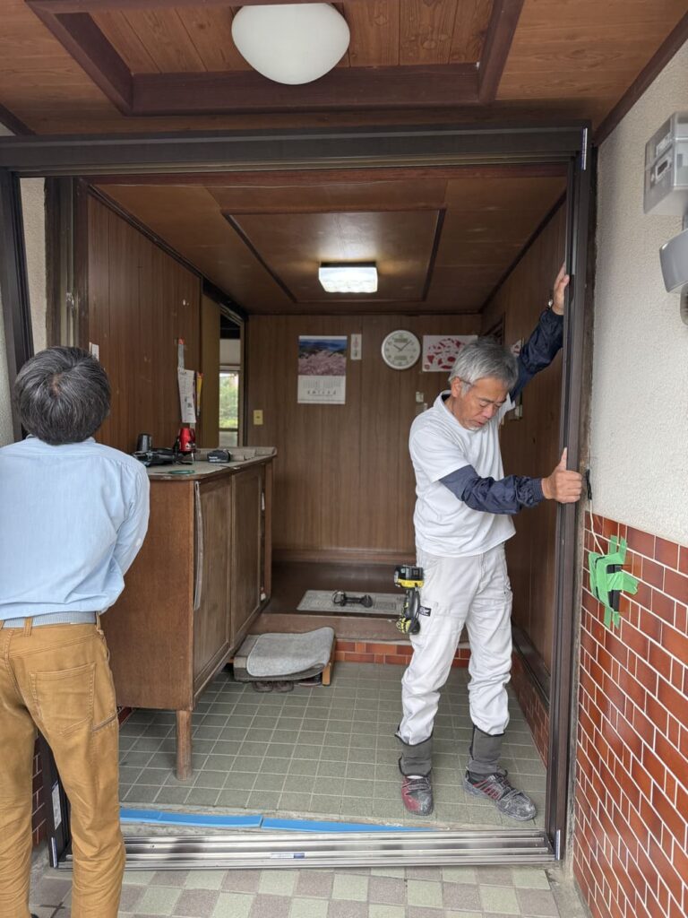 壁紙張り替え前の室内の状態