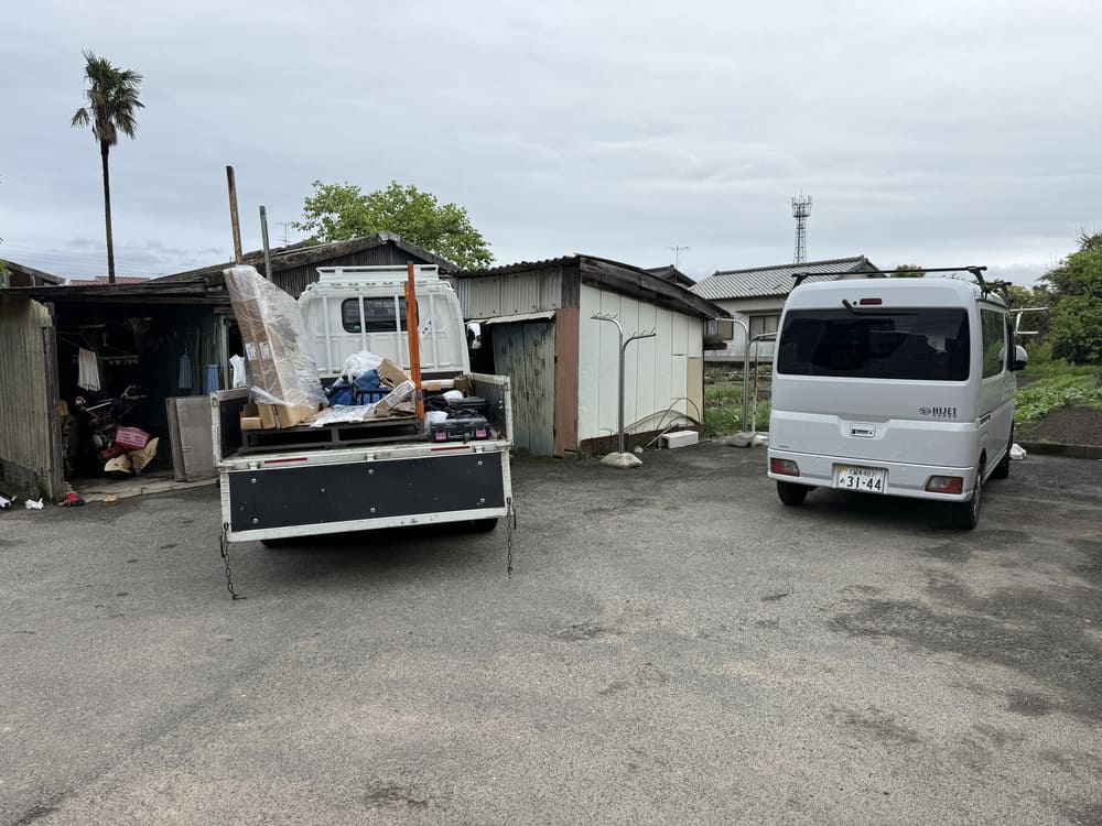 室内壁面の下地を平らに整える作業