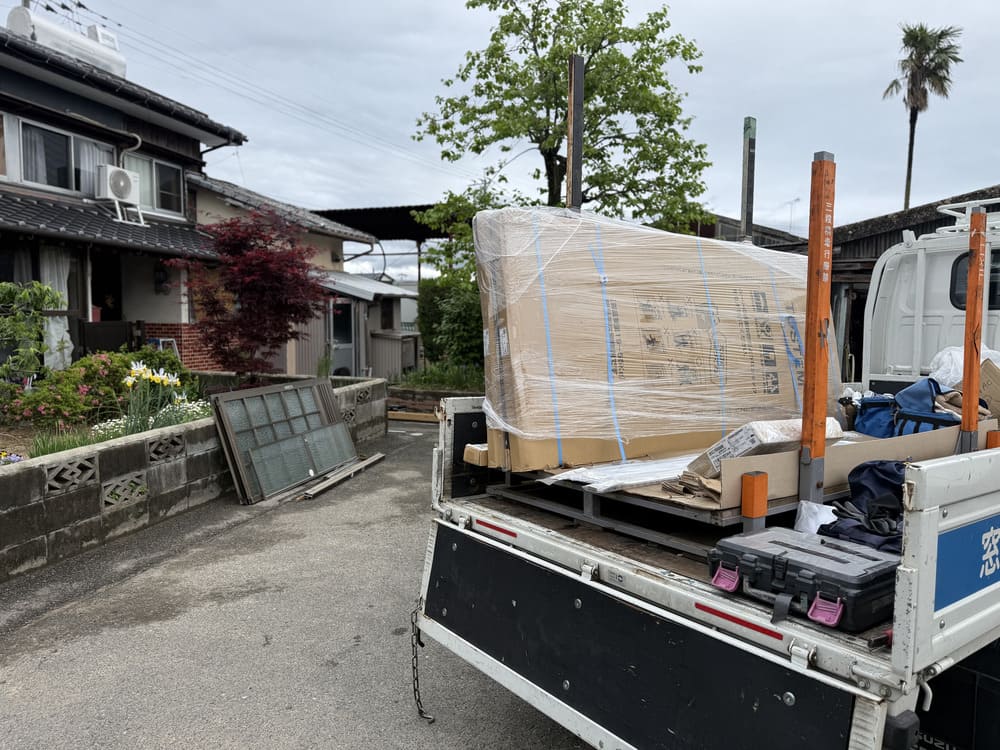 壁紙を張れる状態まで整えた壁面