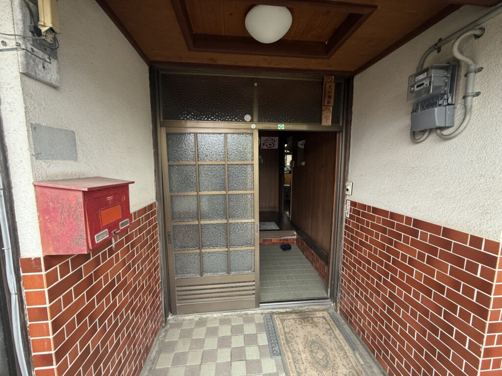 交換前の玄関引戸